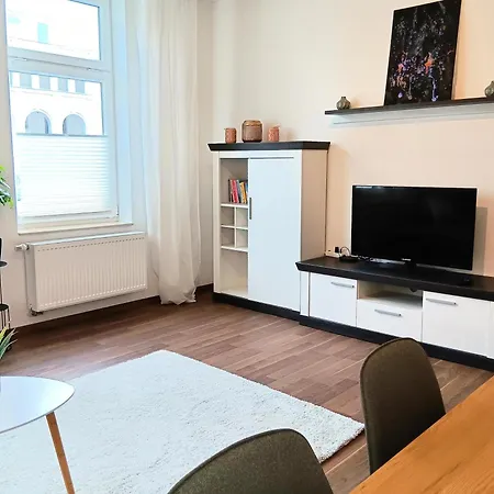 Ferienwohnung Gemuetliche Auszeit - Wallbox, Nur 50M Zum Hauptbahnhof, Ruhig, Parterre, Zentral, Hunde Willkommen, Kinderausstattung Vorhanden Gotha Exterior foto