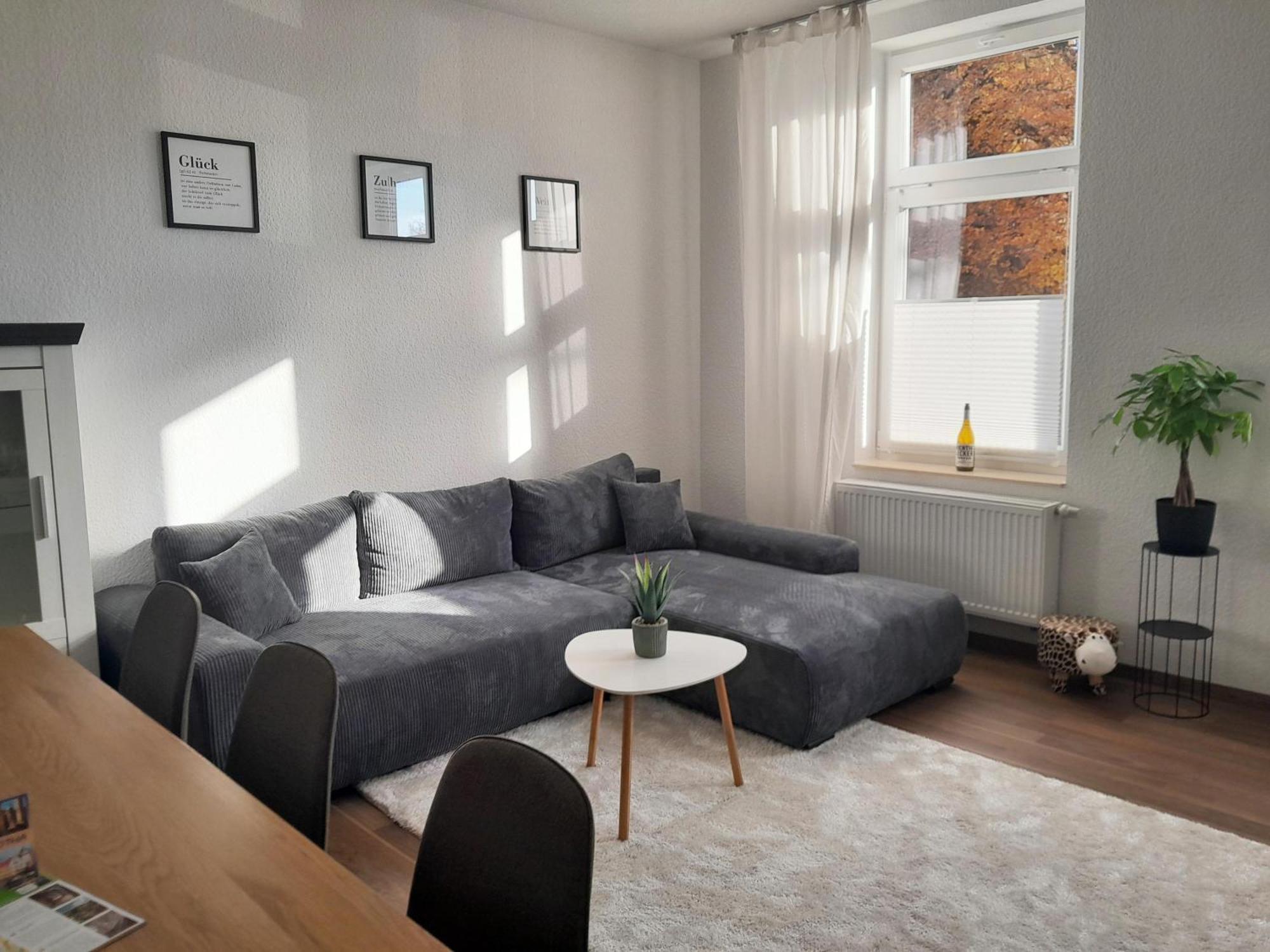 Gemuetliche Auszeit - Wallbox, Nur 50m Zum Hauptbahnhof, Ruhig, Parterre, Zentral, Hunde Willkommen, Kinderausstattung Vorhanden Apartment *