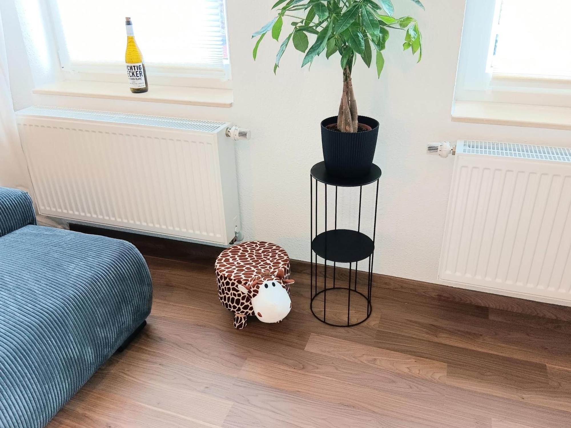 Gemuetliche Auszeit - Wallbox, Nur 50m Zum Hauptbahnhof, Ruhig, Parterre, Zentral, Hunde Willkommen, Kinderausstattung Vorhanden Apartment