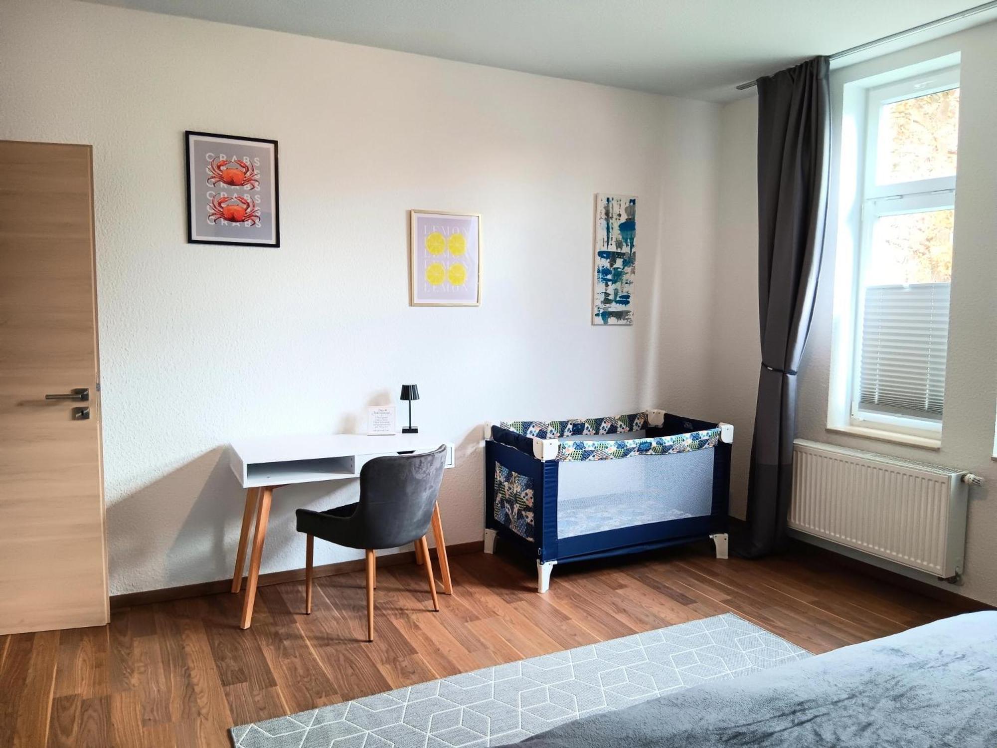 Gemuetliche Auszeit - Wallbox, Nur 50m Zum Hauptbahnhof, Ruhig, Parterre, Zentral, Hunde Willkommen, Kinderausstattung Vorhanden Apartment