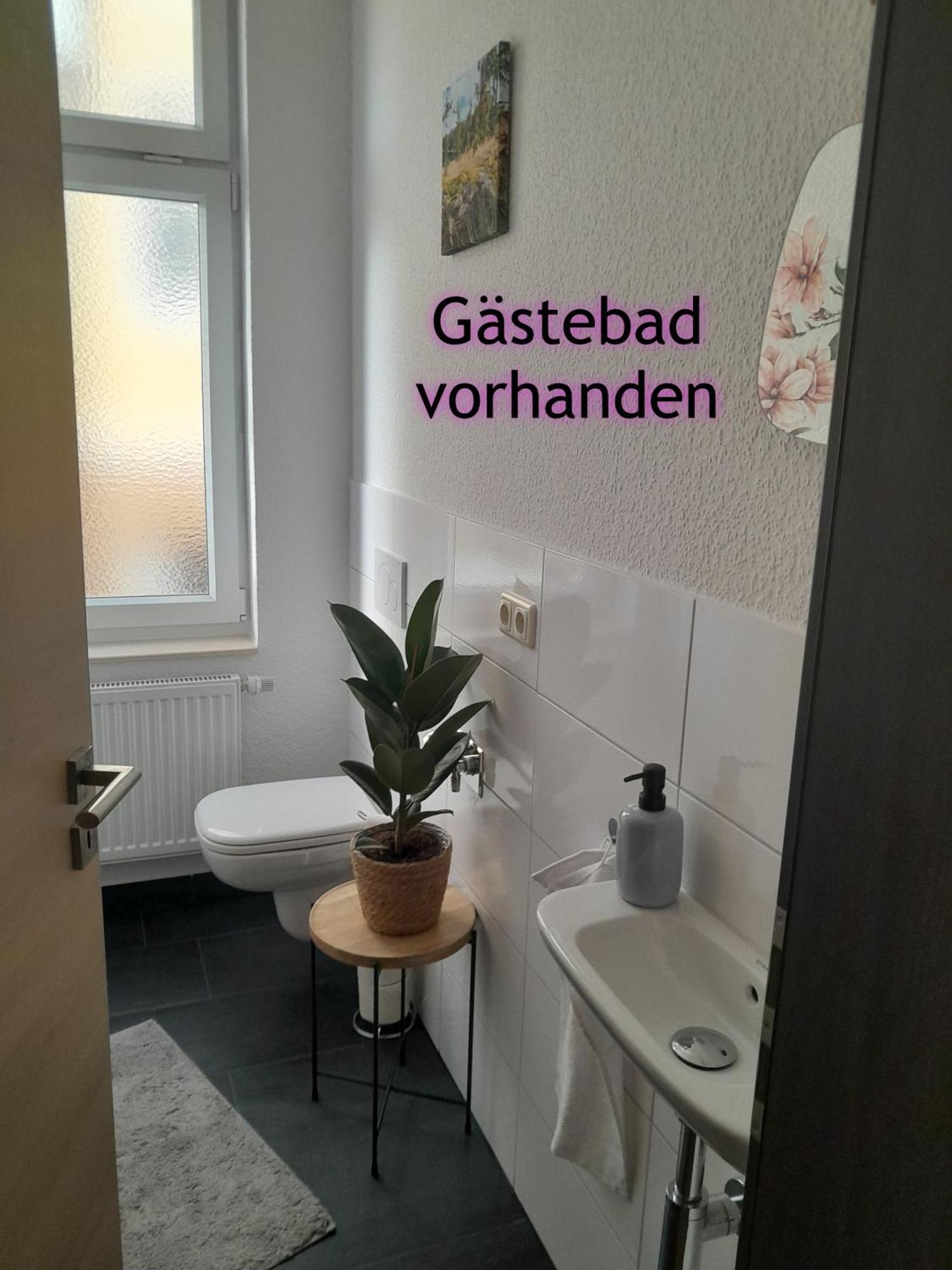 Apartment Gemuetliche Auszeit - Wallbox, Nur 50m Zum Hauptbahnhof, Ruhig, Parterre, Zentral, Hunde Willkommen, Kinderausstattung Vorhanden *